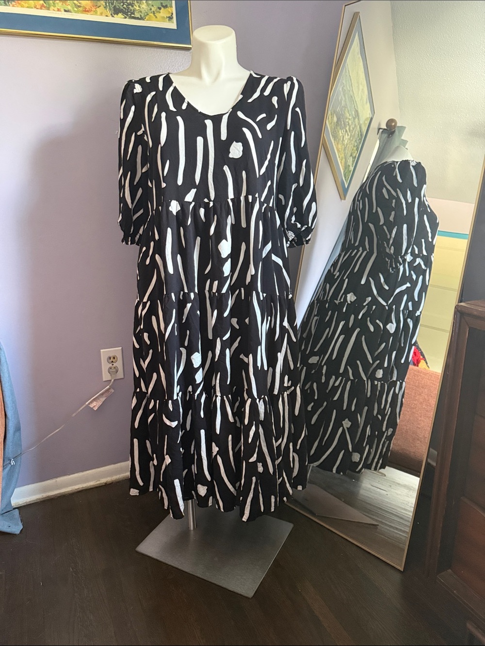 loralette Black and White Abstract Tiered Midi Dress